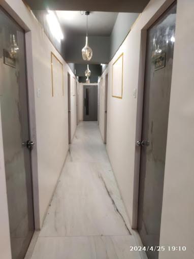 Hotel Vrc Mumbai Ngoại thất bức ảnh